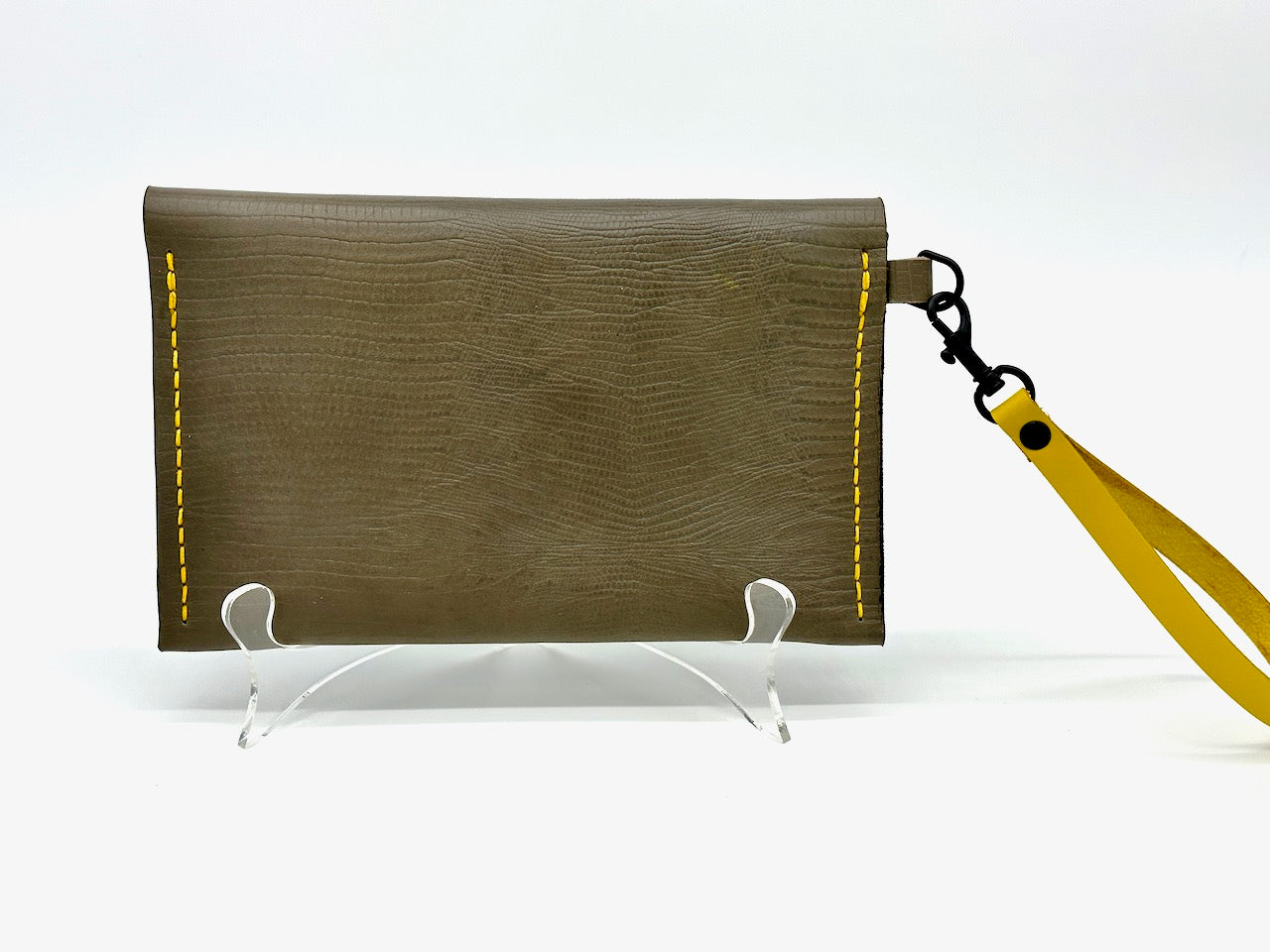 "Pop of Color Wristlet" in Gray