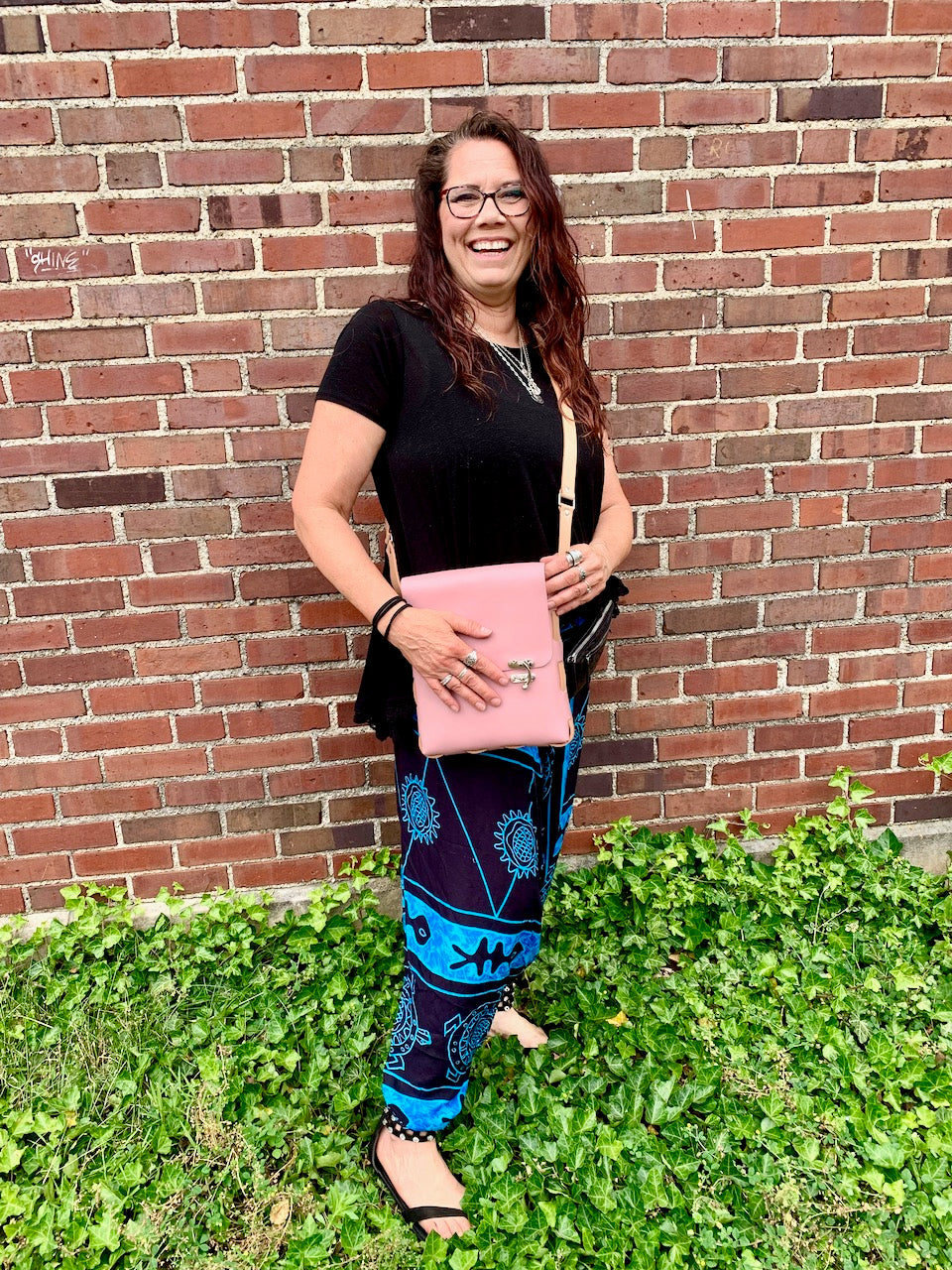 "The Denise" Leather Messenger in Pink